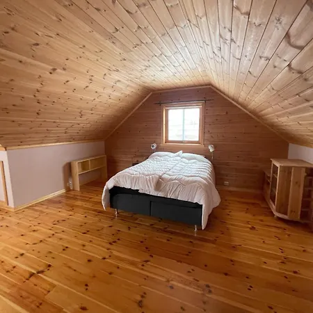 Myranhaugen, House In Reine Holiday home *