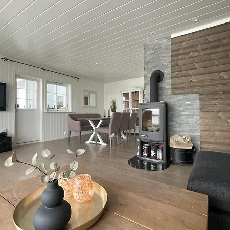 Holiday home Myranhaugen, House In Reine *