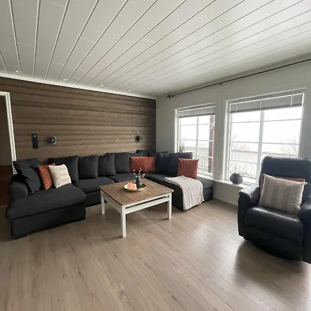 Myranhaugen, House In Reine Holiday home *