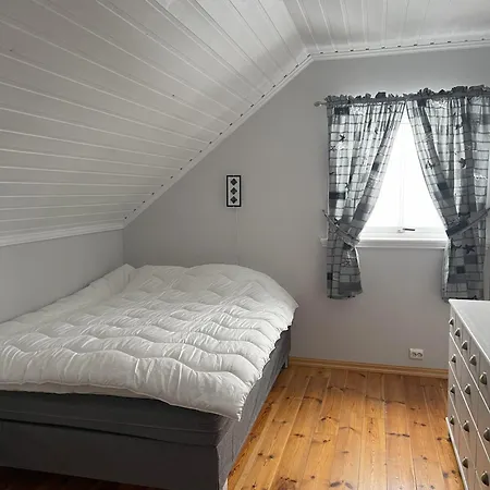 Myranhaugen, House In Reine